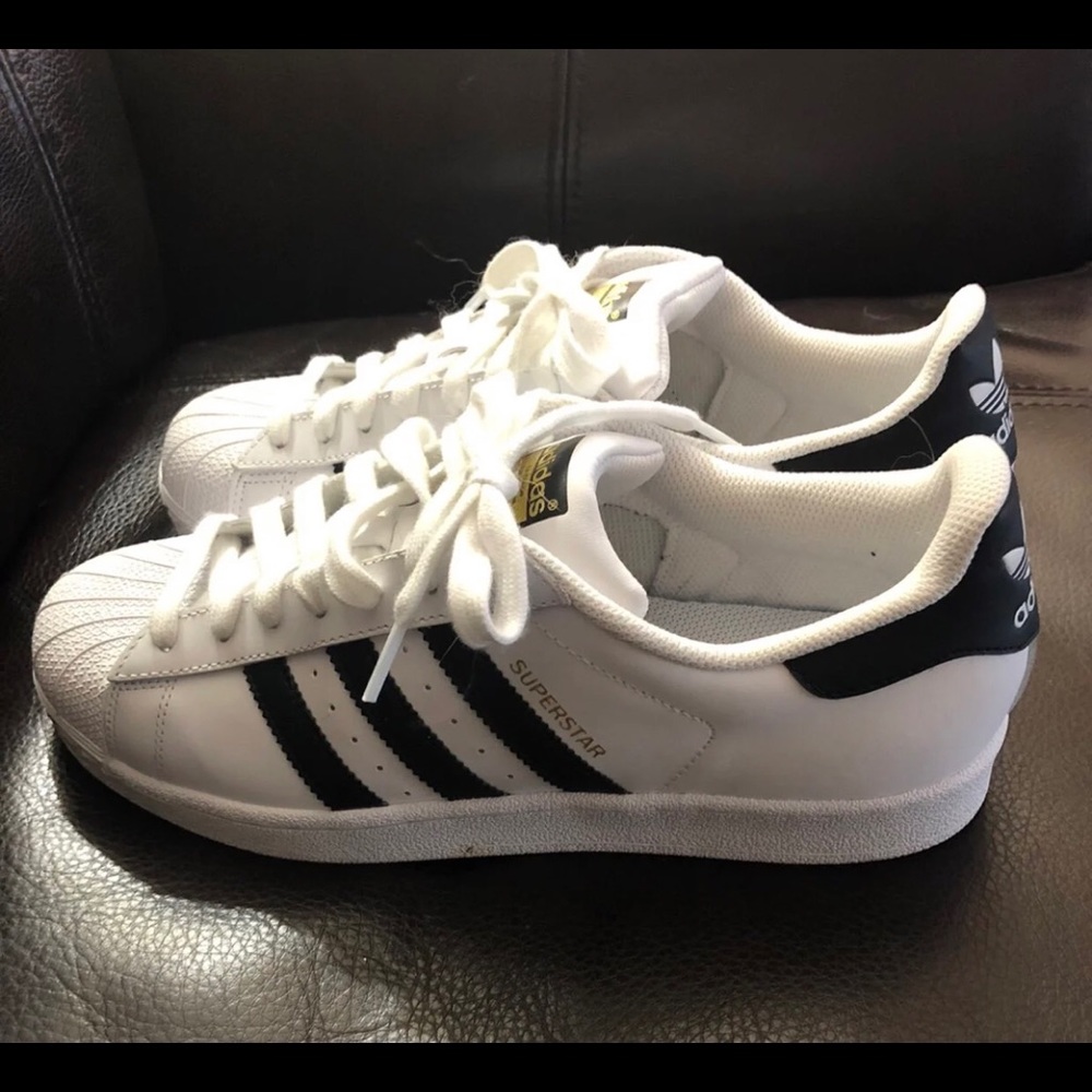 Adidas superstars